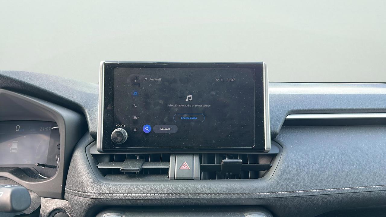 2025 Toyota RAV4 XLE Photo
