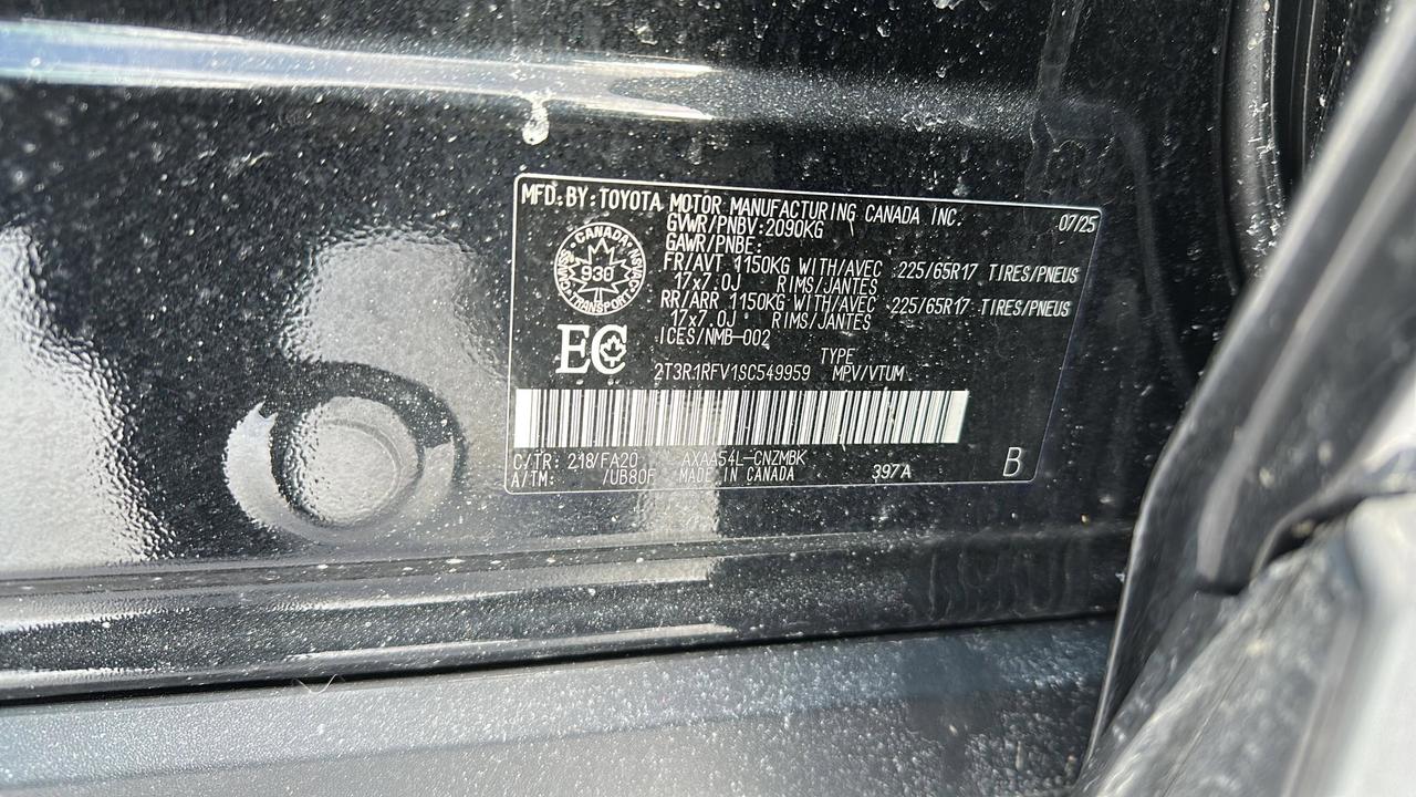 2025 Toyota RAV4 XLE Photo