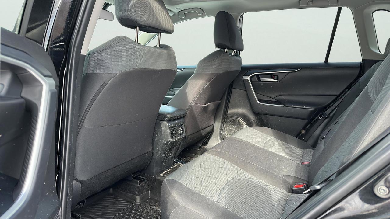 2025 Toyota RAV4 XLE Photo