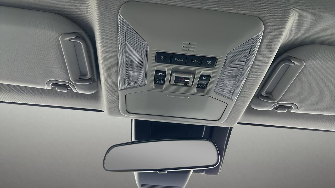 2025 Toyota RAV4 XLE Photo