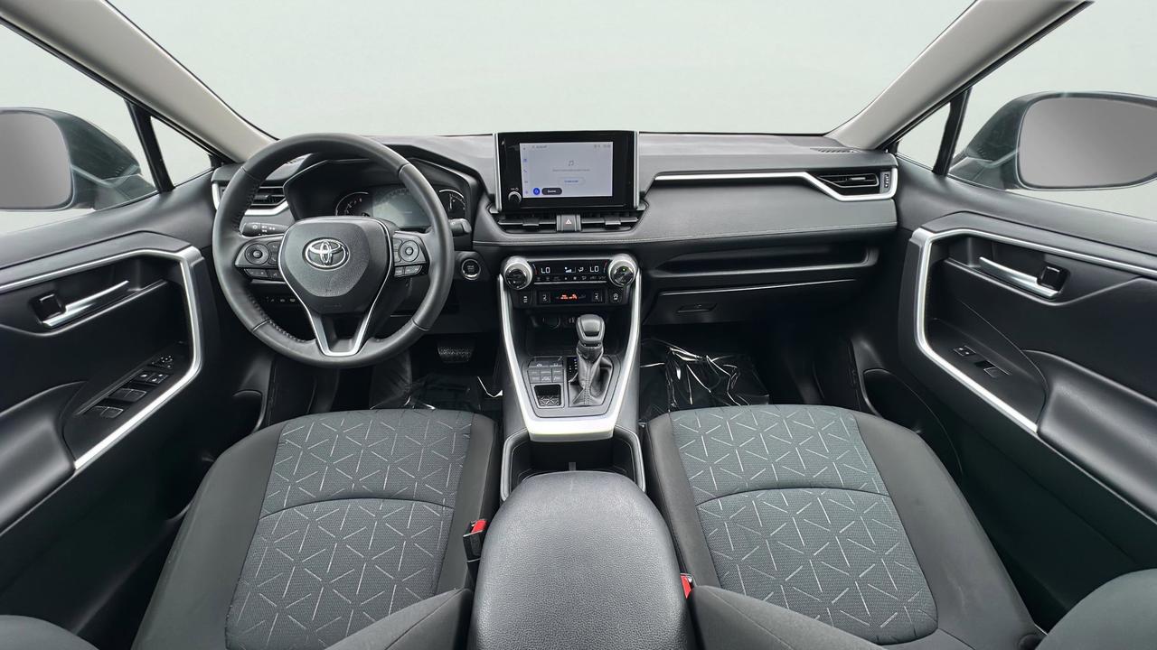 2025 Toyota RAV4 XLE Photo