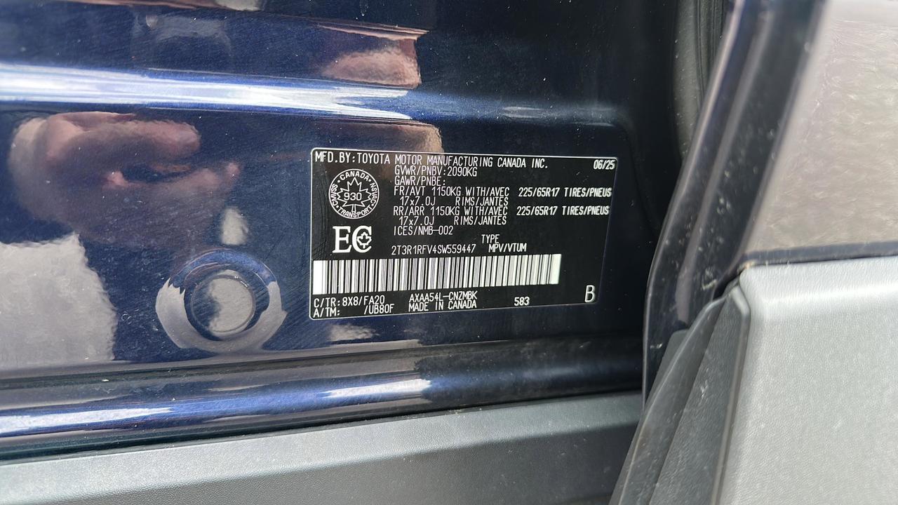 2025 Toyota RAV4 XLE Photo