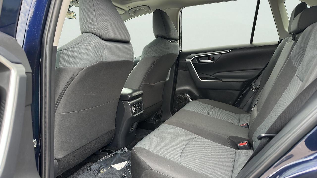 2025 Toyota RAV4 XLE Photo