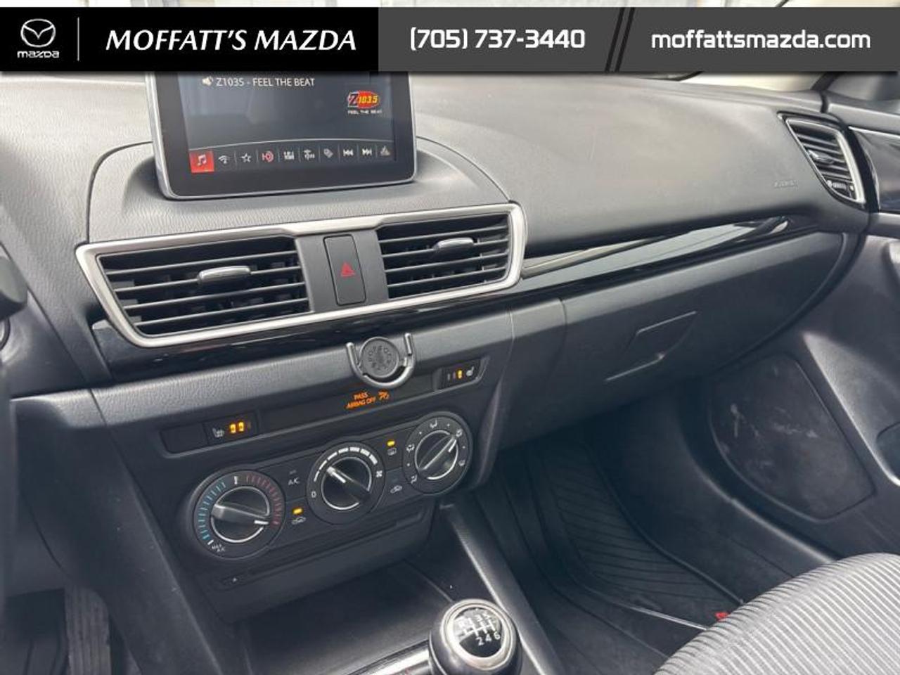 2015 Mazda MAZDA3 GS Photo