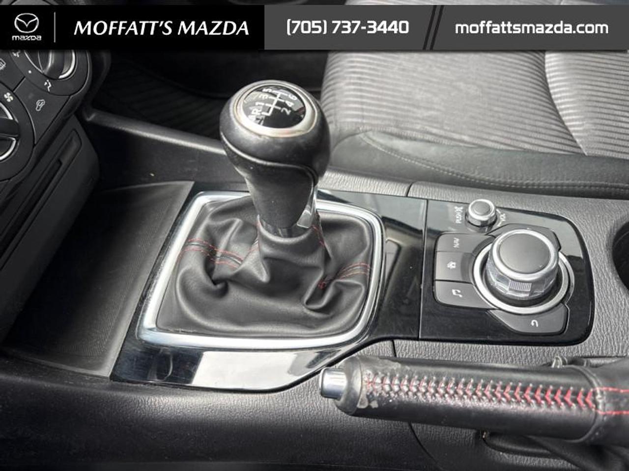 2015 Mazda MAZDA3 GS Photo