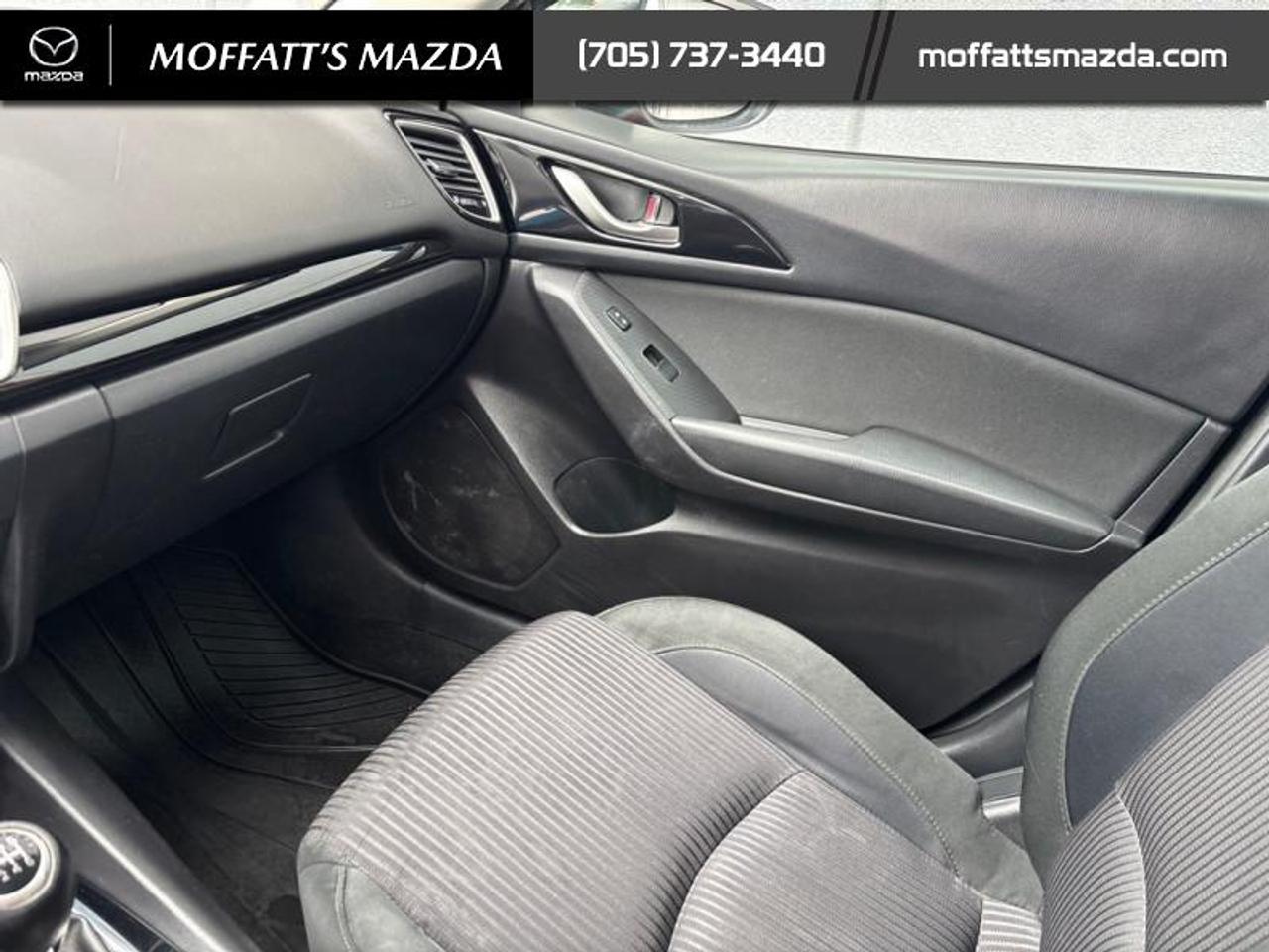 2015 Mazda MAZDA3 GS Photo