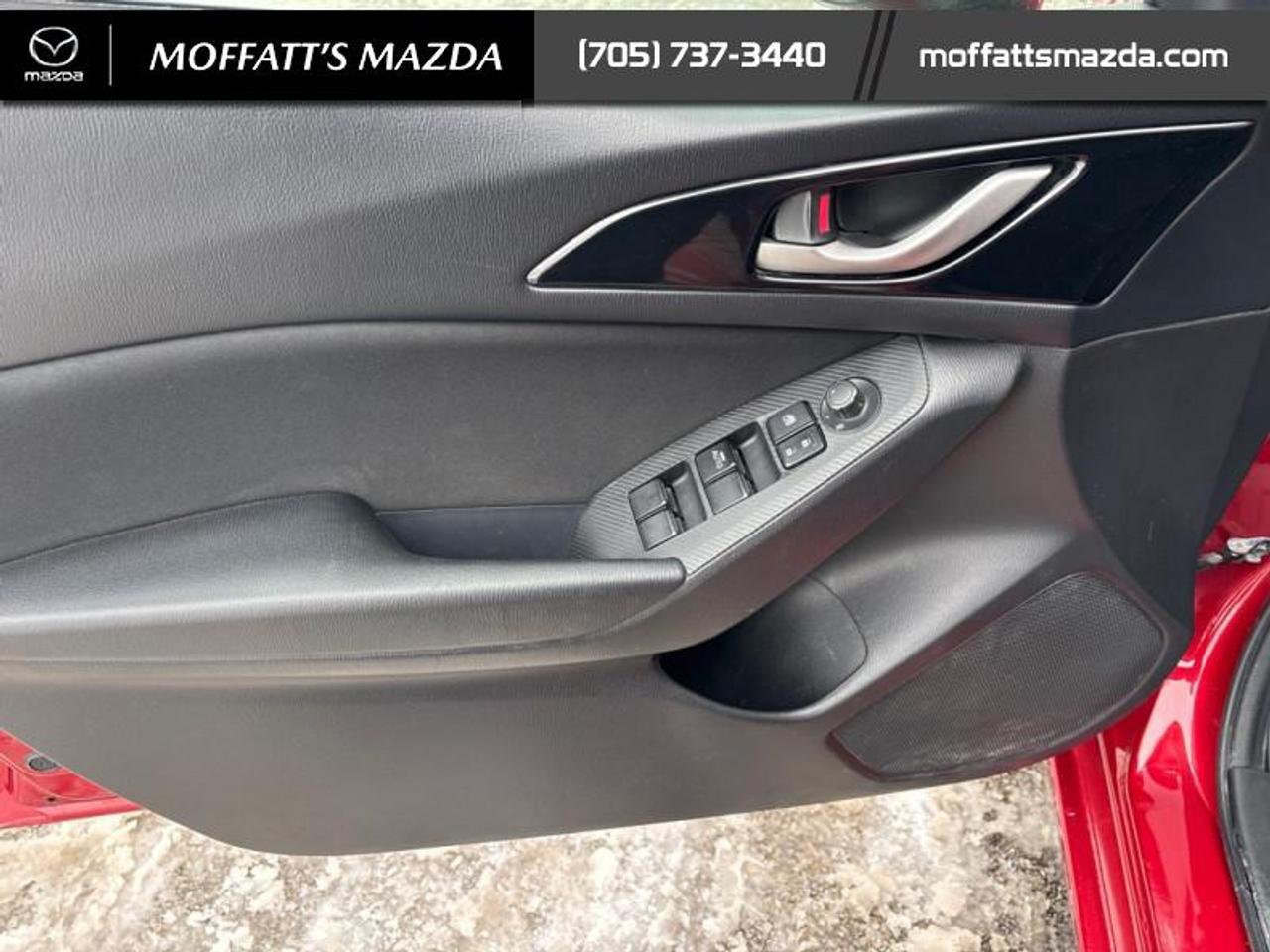 2015 Mazda MAZDA3 GS Photo