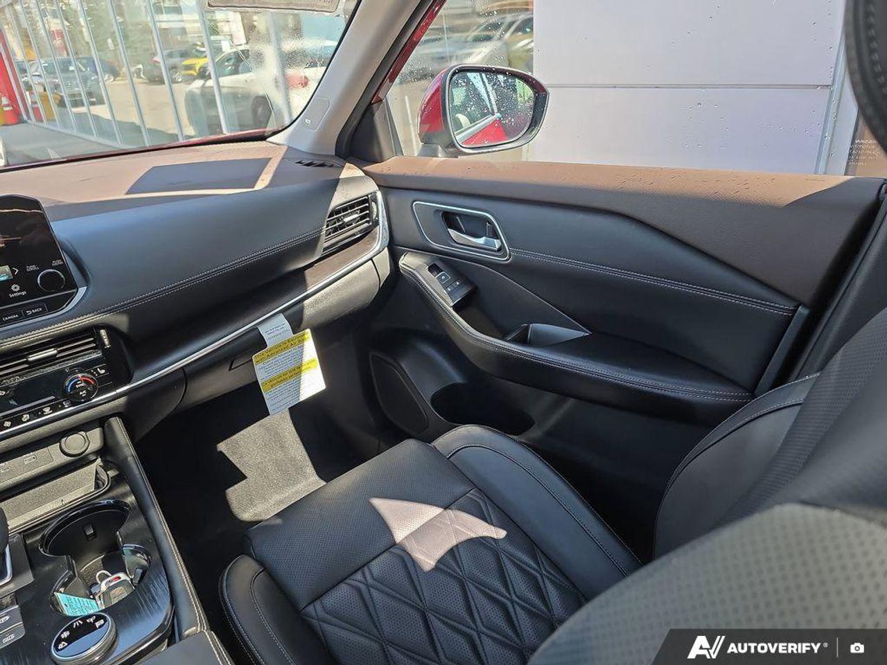 2023 Nissan Rogue Platinum AWD | Leather | 360 View Camera | Pro-Pilot Assist | Photo