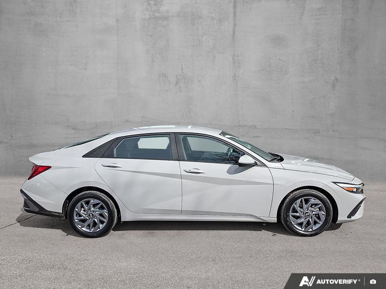 2024 Hyundai Elantra Preferred | Apple Car Play | Android Auto | Remote Engine Start | Photo