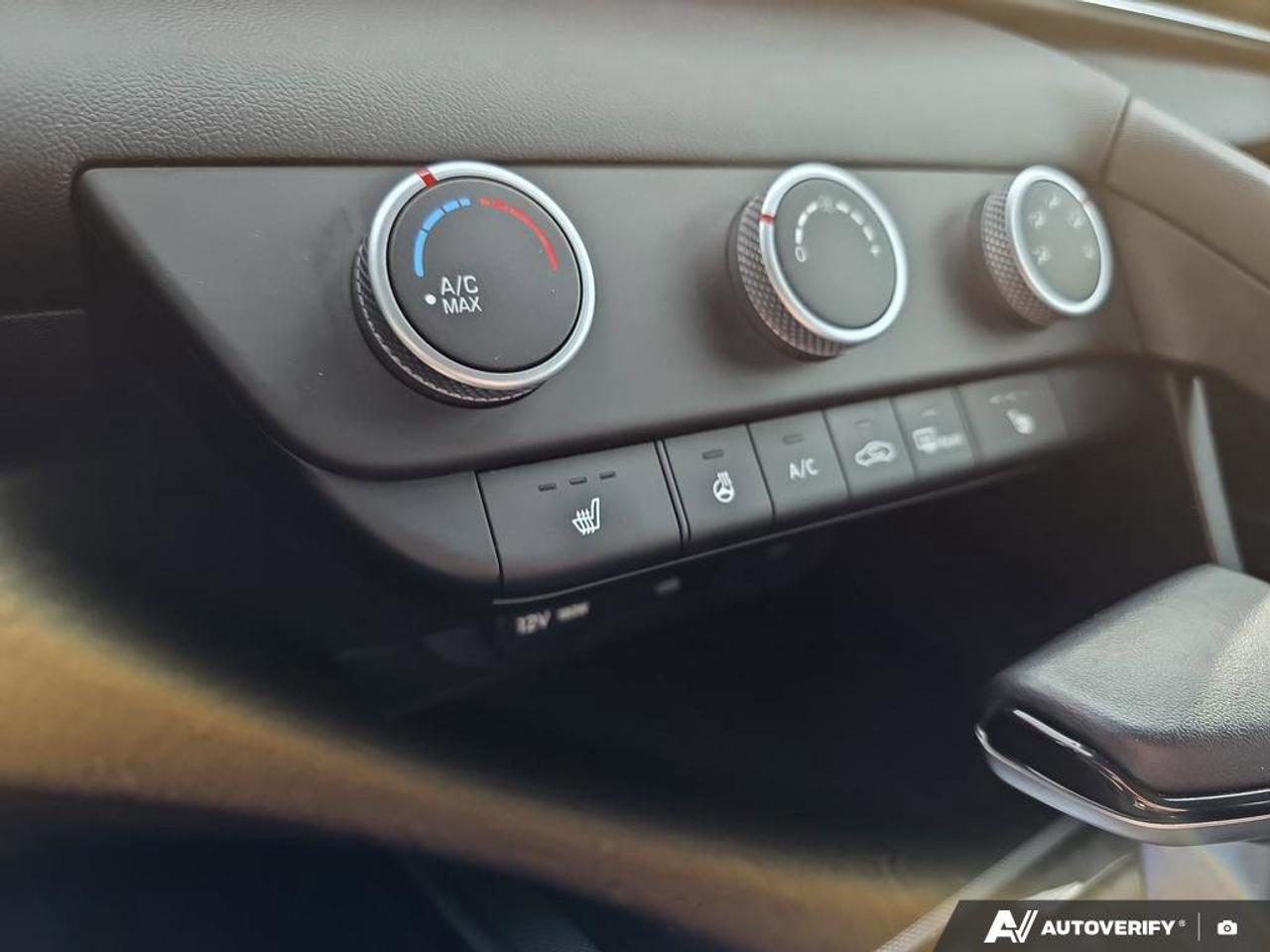 2024 Hyundai Elantra Preferred | Apple Car Play | Android Auto | Remote Engine Start | Photo
