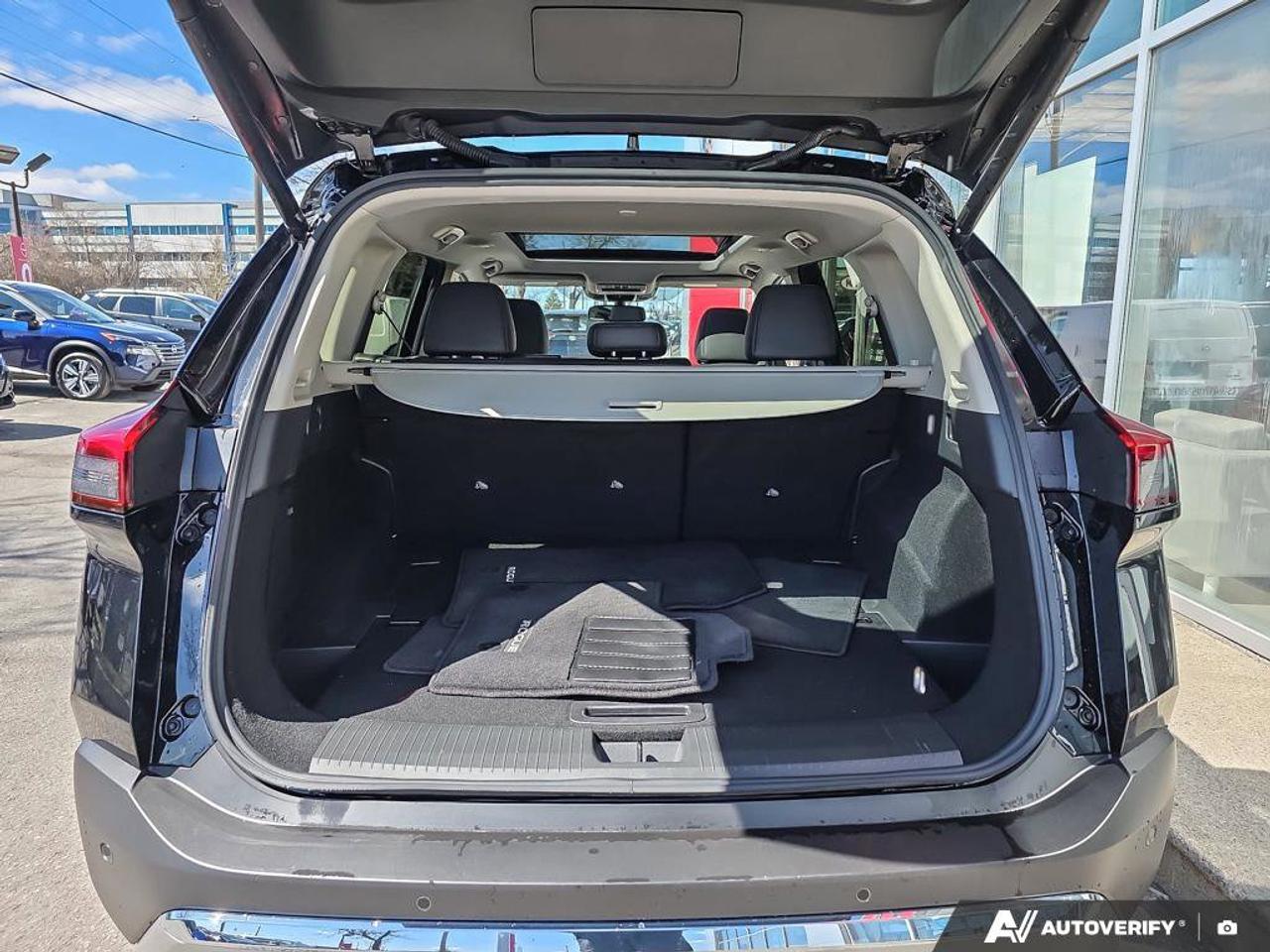 2023 Nissan Rogue Platinum AWD | Leather | 360 View | Apple Car Play | Photo