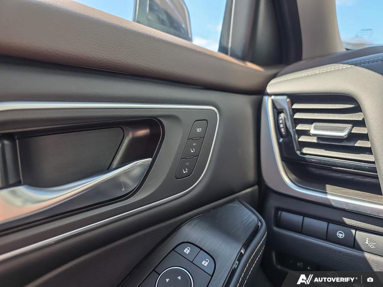 2023 Nissan Rogue Platinum AWD | Leather | 360 View | Apple Car Play | Photo