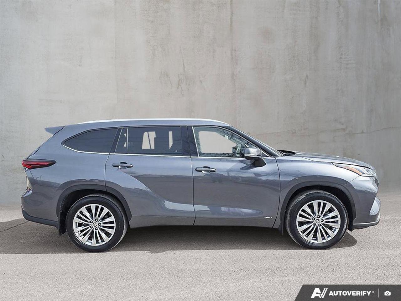 2024 Toyota Highlander Hybrid Limited AWD | Wireless Apple Car Play | 360 View Cameras | Photo