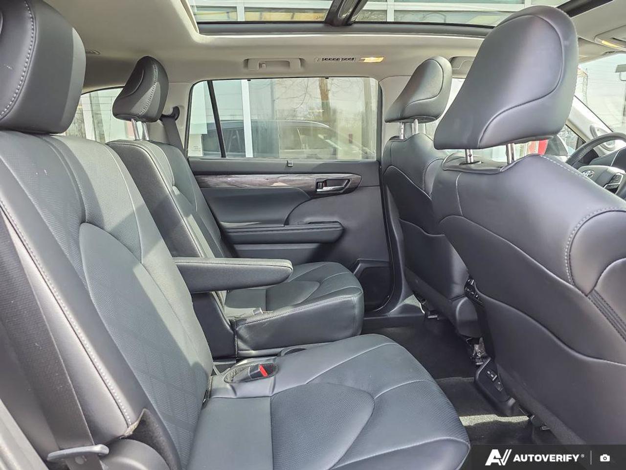 2024 Toyota Highlander Hybrid Limited AWD | Wireless Apple Car Play | 360 View Cameras | Photo