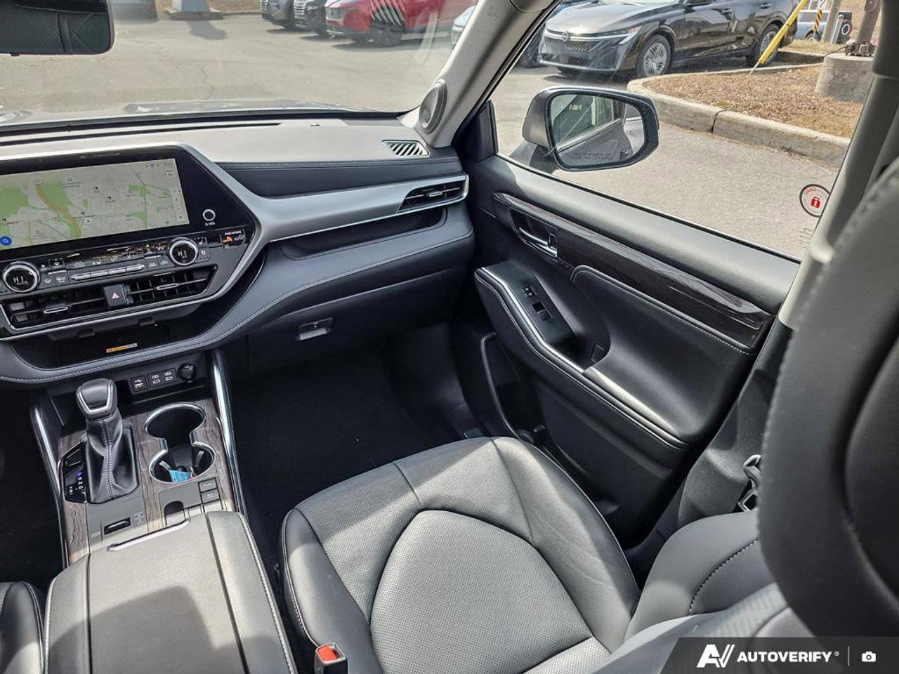 2024 Toyota Highlander Hybrid Limited AWD | Wireless Apple Car Play | 360 View Cameras | Photo