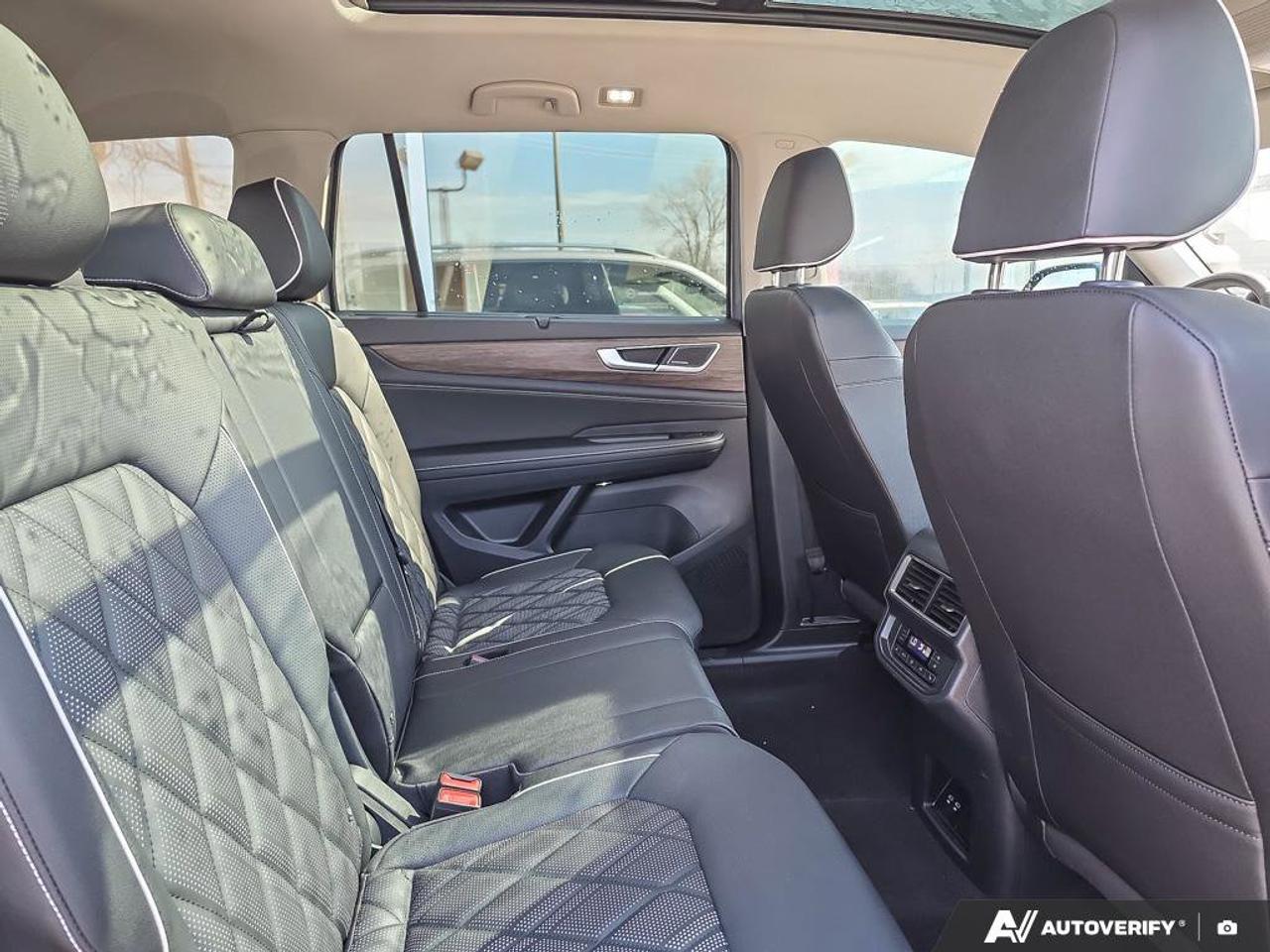 2025 Volkswagen Atlas Execline | Wireless Apple Car Play | Android Auto | Photo