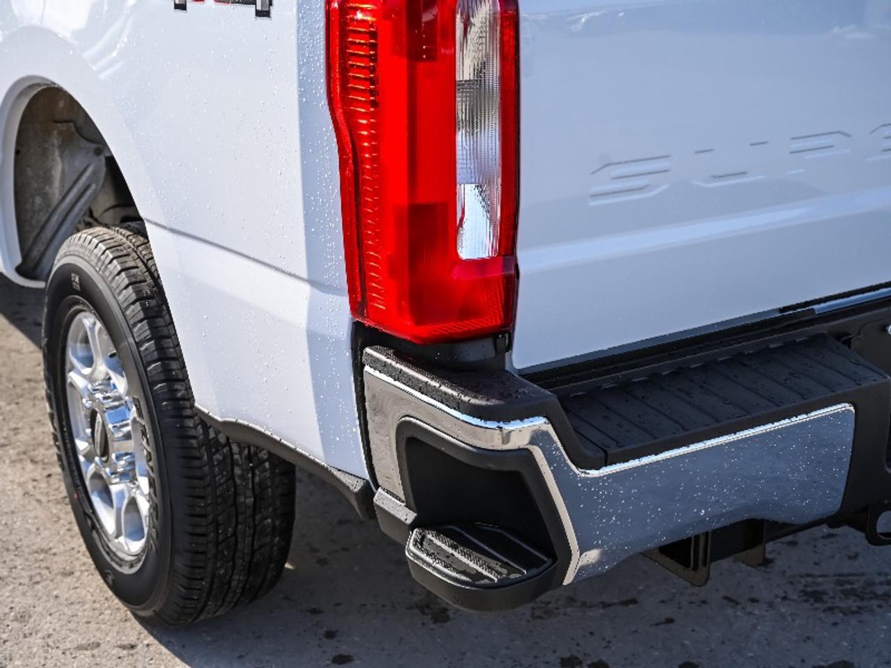 2026 Ford F-350 Super Duty SRW XLT Photo