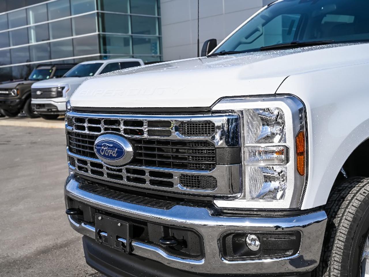 2026 Ford F-350 Super Duty SRW XLT Photo