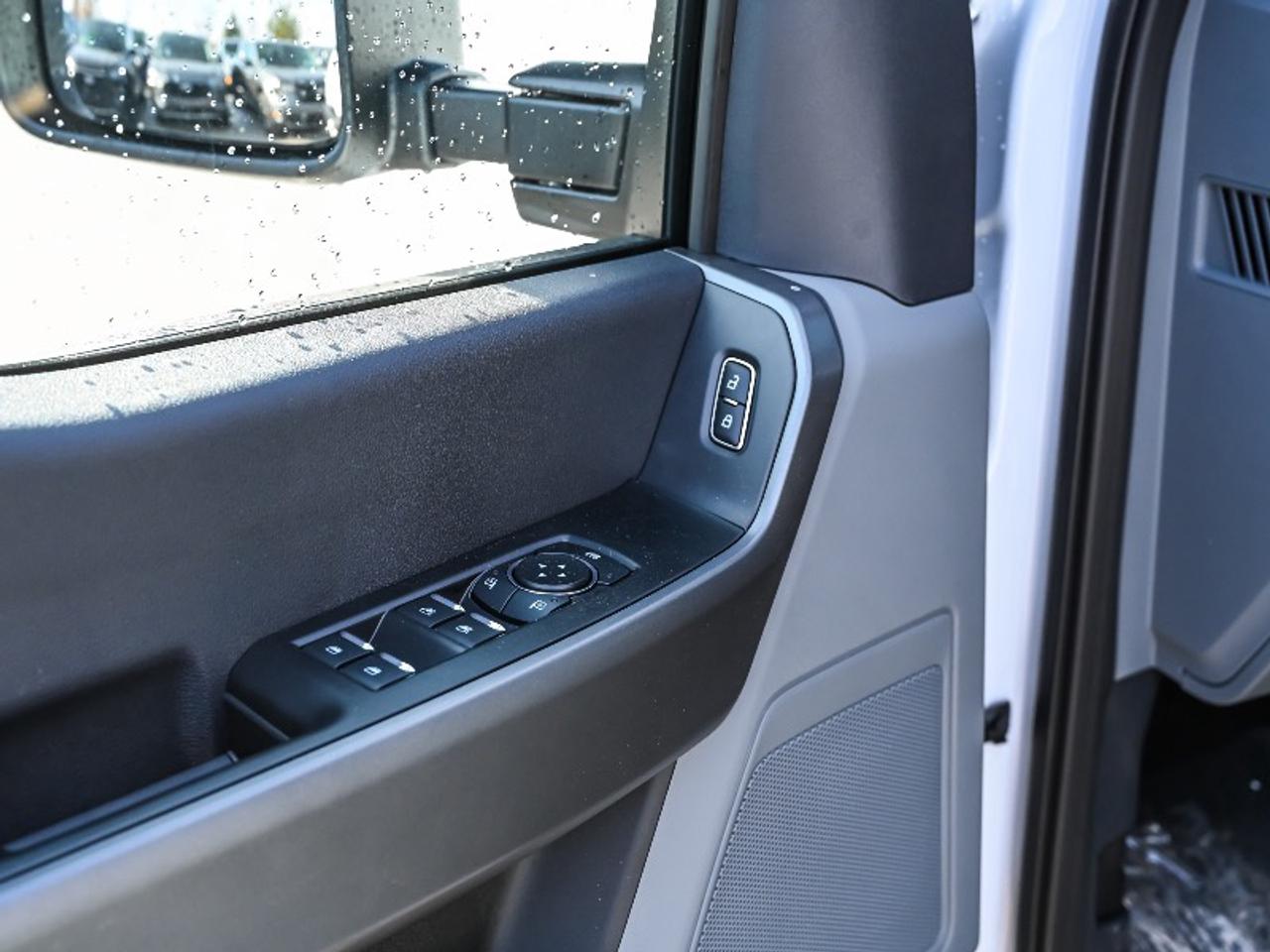 2026 Ford F-350 Super Duty SRW XLT Photo