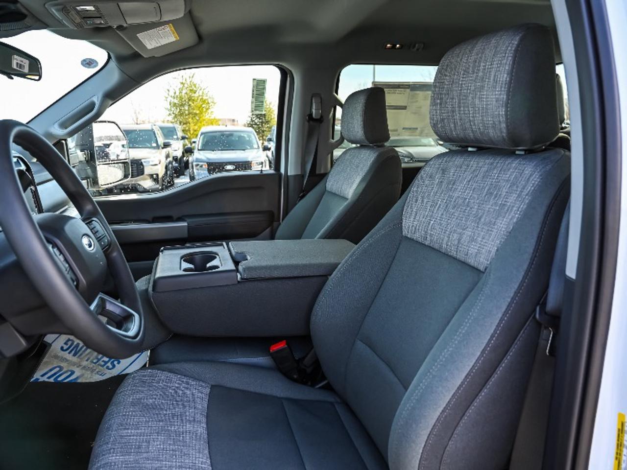 2026 Ford F-350 Super Duty SRW XLT Photo