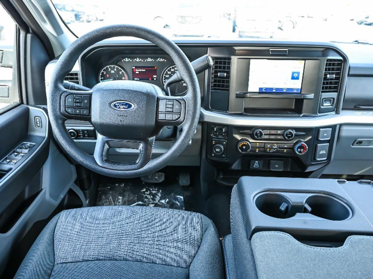 2026 Ford F-350 Super Duty SRW XLT Photo