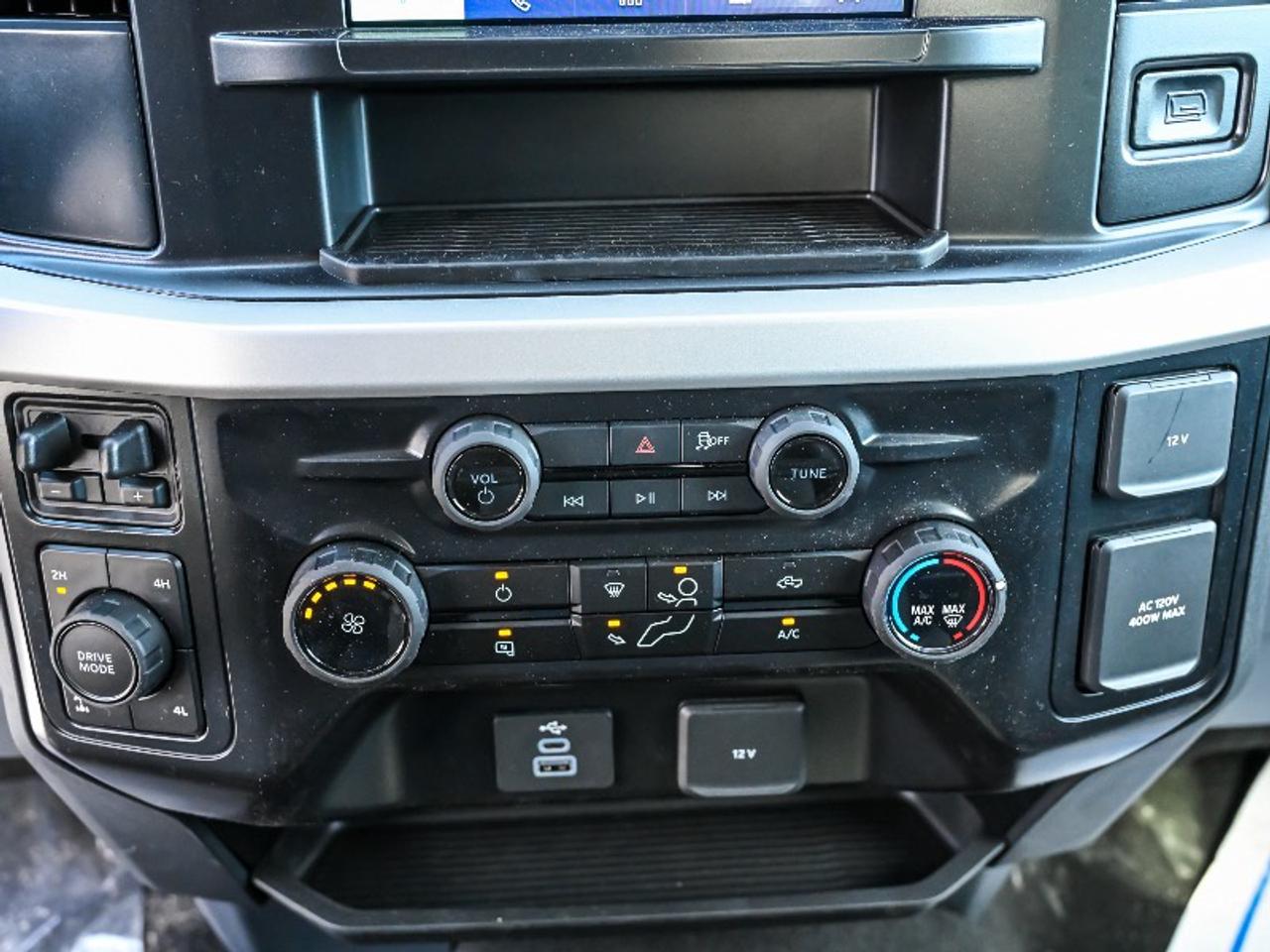 2026 Ford F-350 Super Duty SRW XLT Photo