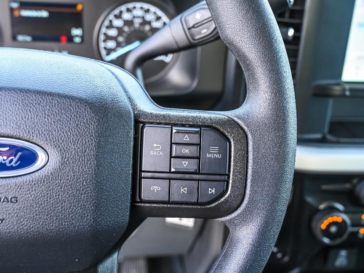 2026 Ford F-350 Super Duty SRW XLT Photo