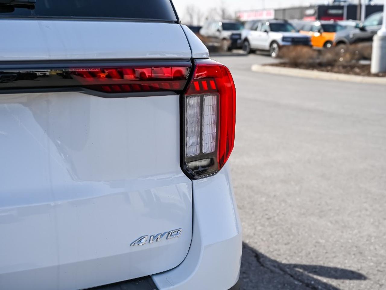 2026 Ford Explorer ST-Line Photo4