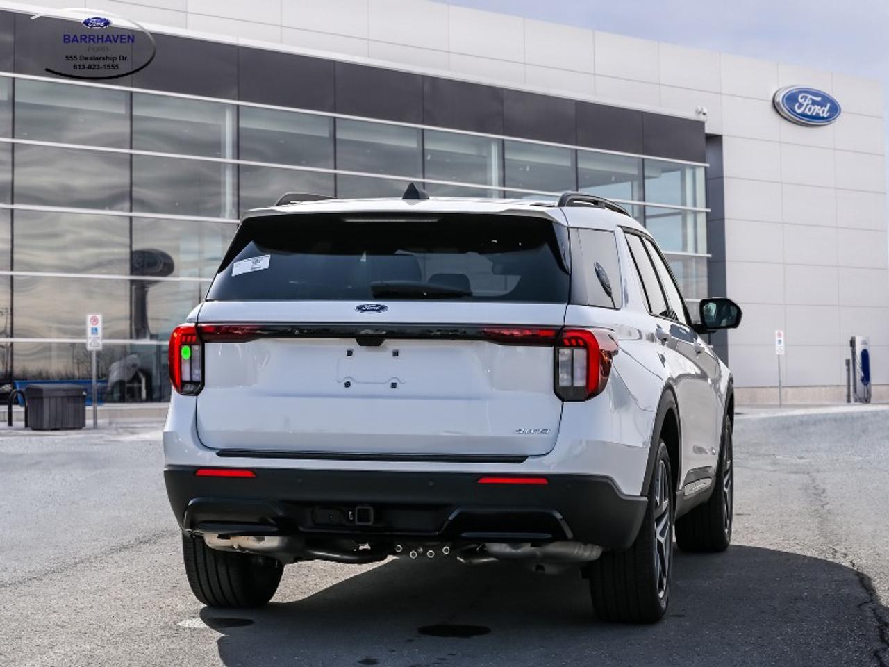 2026 Ford Explorer ST-Line Photo2