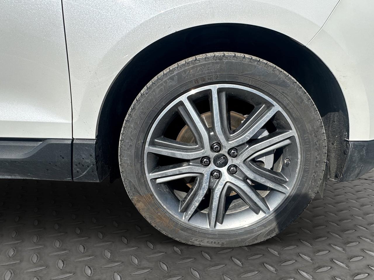 2023 Ford Edge Titanium | Reverse Cam | Heated Seats Photo
