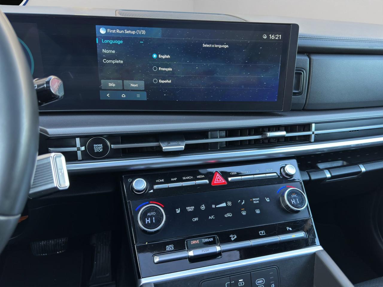 2024 Hyundai Santa Fe Hybrid Preferred | Reverse Cam | Heated Seats Photo