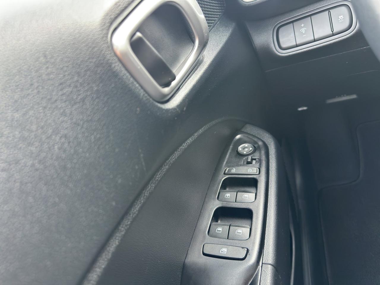 2022 Hyundai Venue Trend | Reverse Cam | Heated Seats Photo