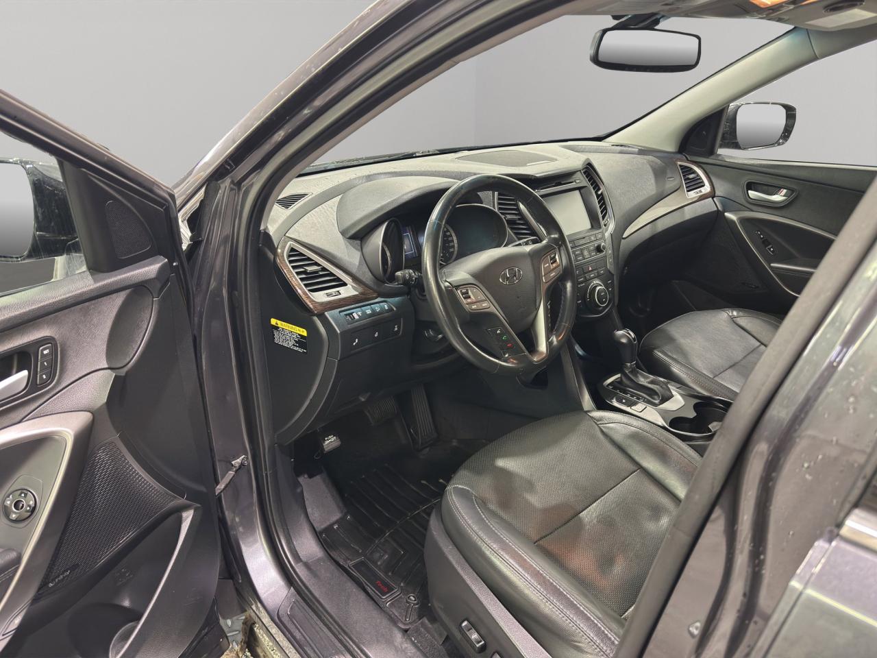 2017 Hyundai Santa Fe Sport Luxury Photo