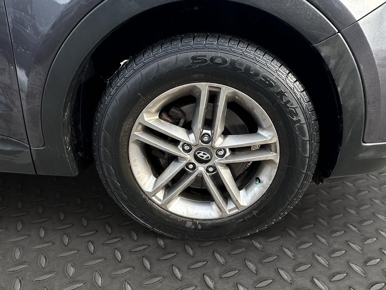 2017 Hyundai Santa Fe Sport Luxury Photo