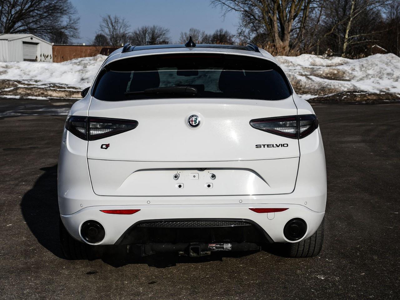 2021 Alfa Romeo Stelvio Ti Sport AWD Photo2