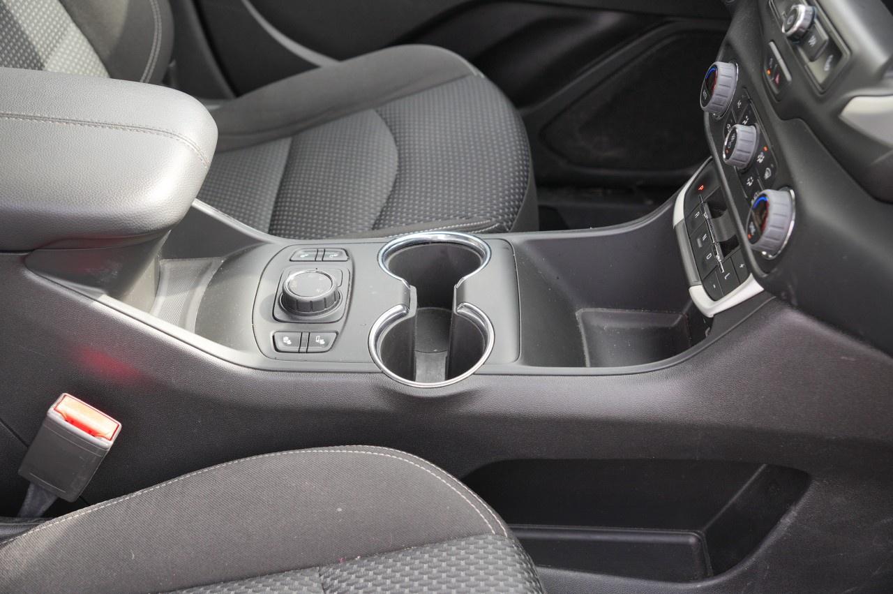 2023 GMC Terrain AWD SLE Photo