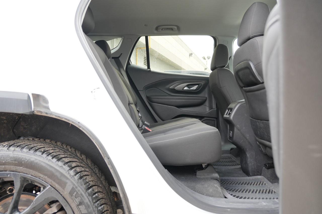 2023 GMC Terrain AWD SLE Photo