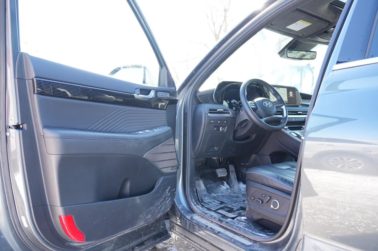 2024 Hyundai PALISADE Ultimate Calligraphy 7-Passenger AWD Photo