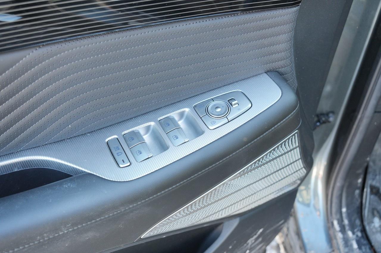 2024 Hyundai PALISADE Ultimate Calligraphy 7-Passenger AWD Photo
