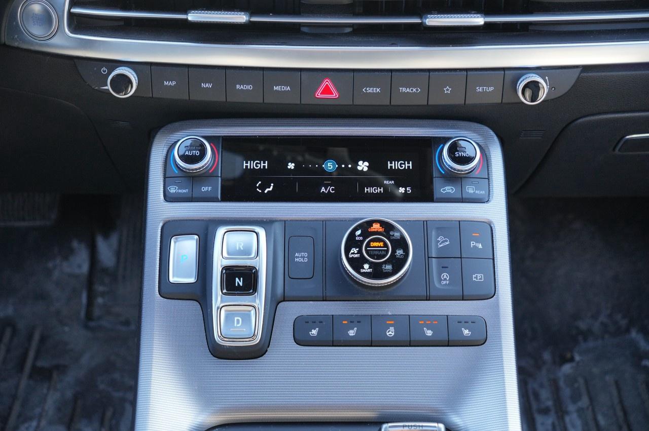 2024 Hyundai PALISADE Ultimate Calligraphy 7-Passenger AWD Photo