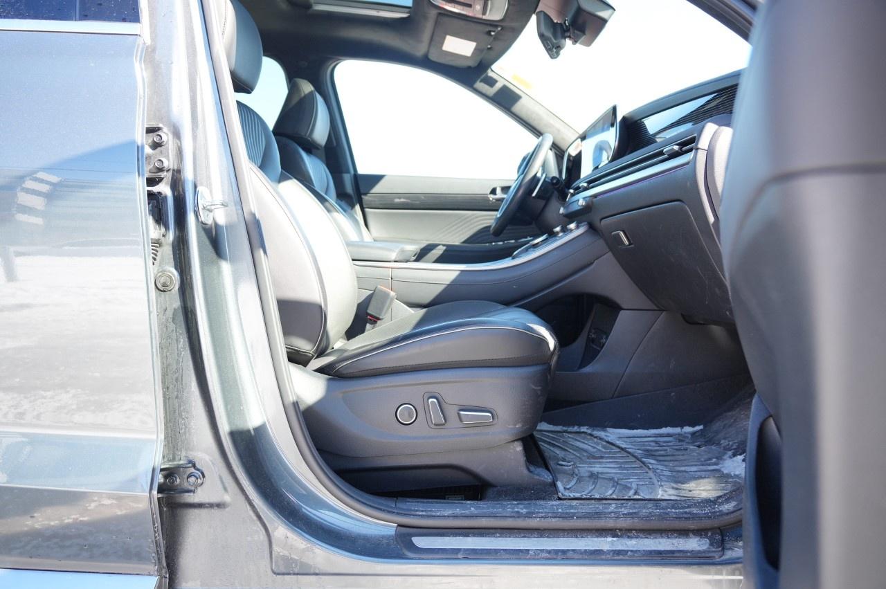 2024 Hyundai PALISADE Ultimate Calligraphy 7-Passenger AWD Photo
