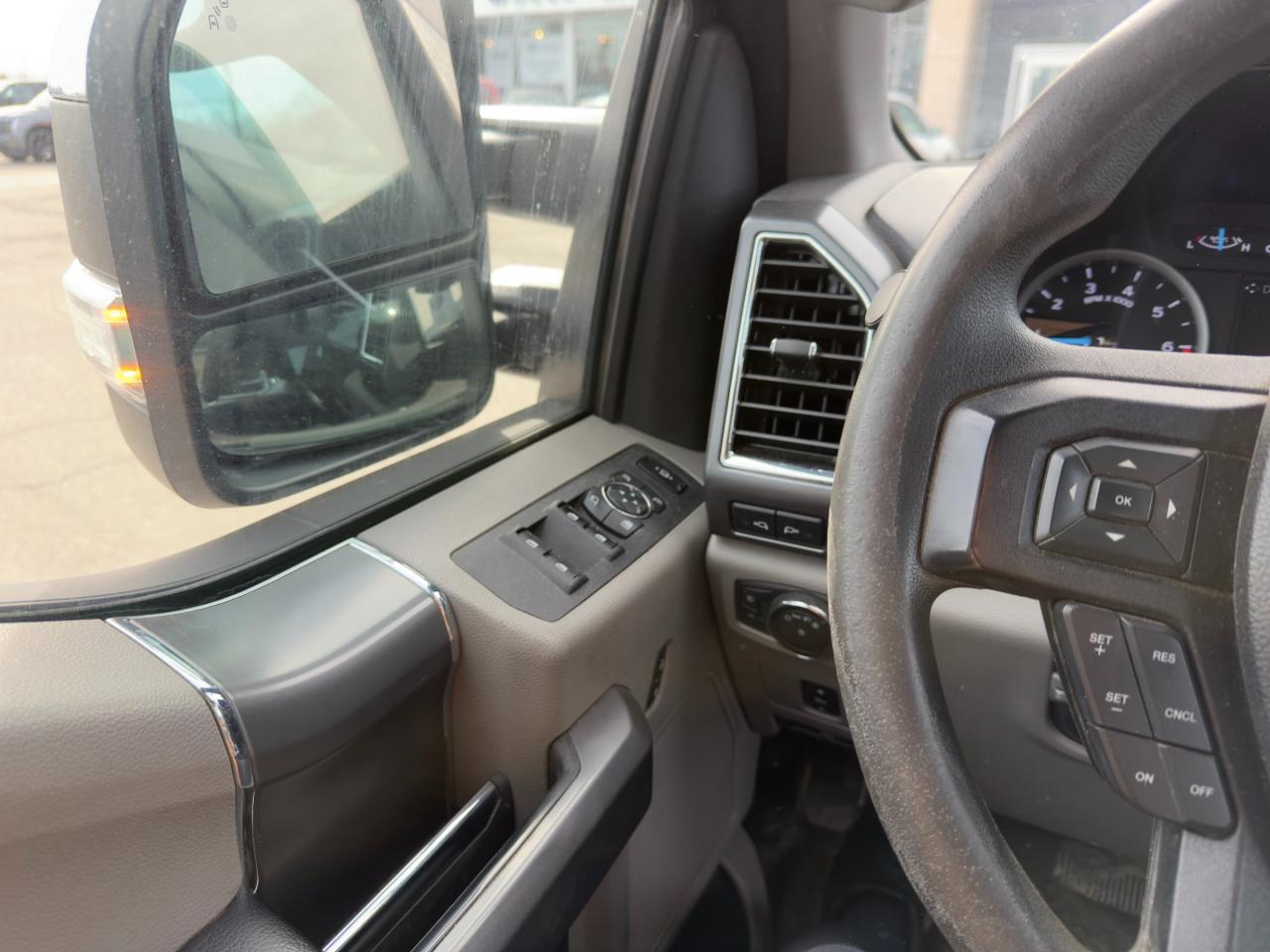 2018 Ford F-250 XLT 603A|PREM PKG|CONSOLE|HEATED STS|TONNEAU|SVC RECOR Photo