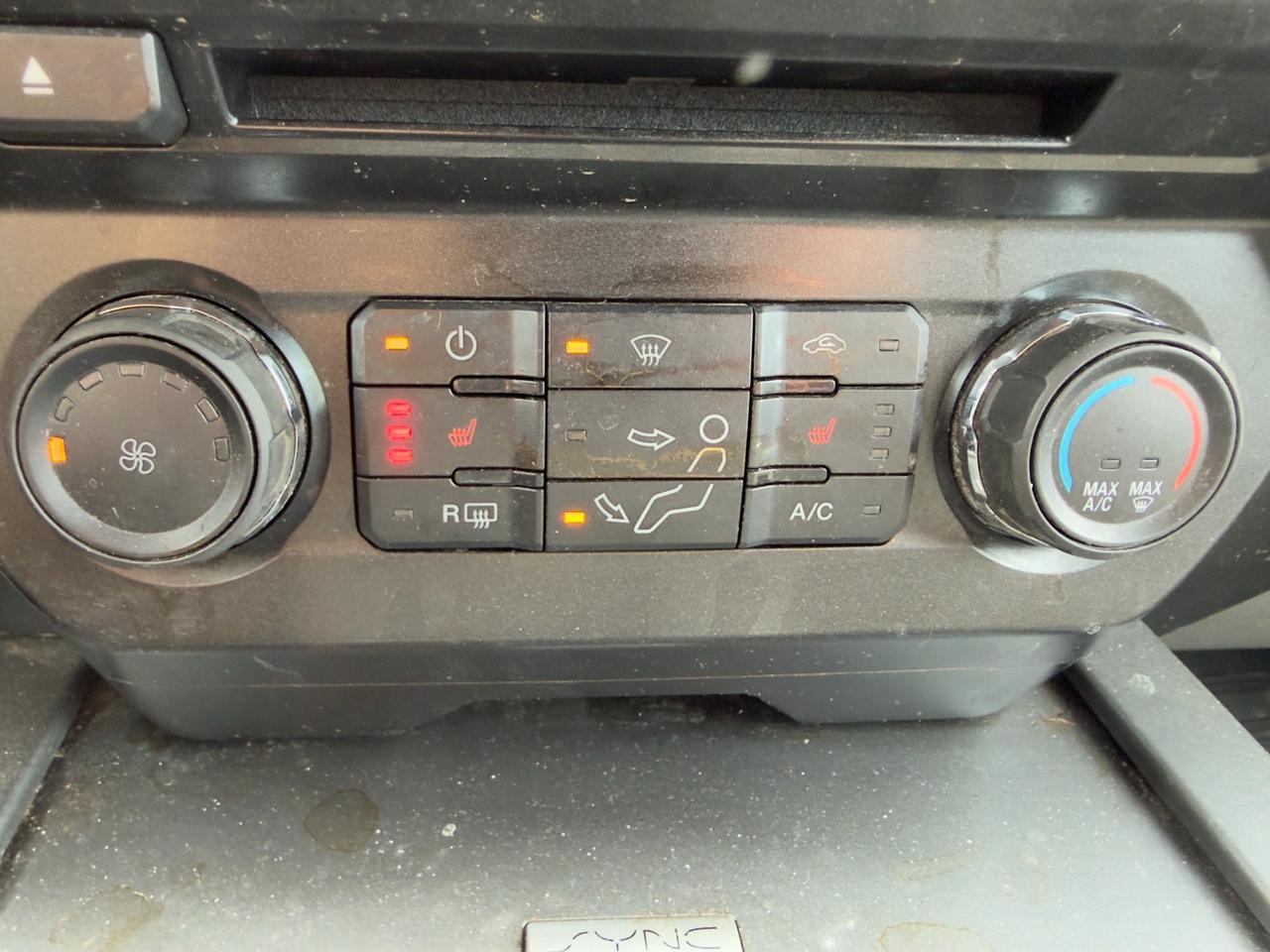 2018 Ford F-250 XLT 603A|PREM PKG|CONSOLE|HEATED STS|TONNEAU|SVC RECOR Photo