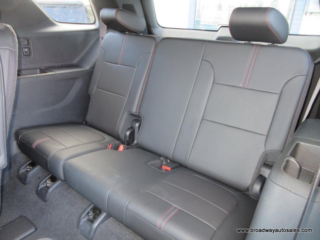 2024 Chevrolet Traverse Limited ALL-WHEEL DRIVE RS-PACKAGE 7 PASSENGER 3.6L - V6.. CAPTAINS & 3RD ROW.. NAVIGATION.. DUAL SUNROOF.. LEATHER.. HEATED SEATS & WHEEL.. Photo