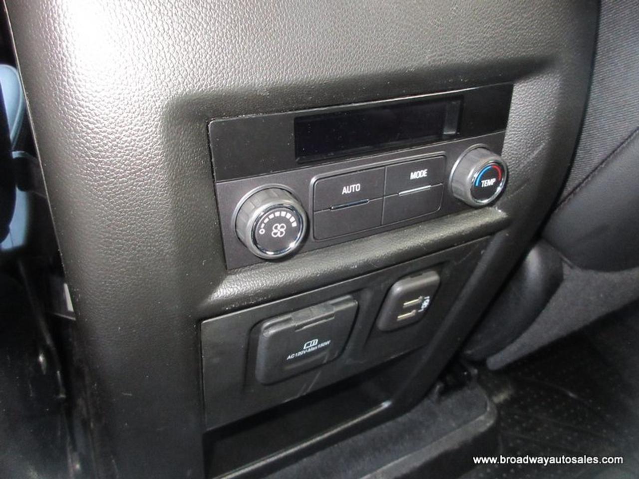 2024 Chevrolet Traverse Limited ALL-WHEEL DRIVE RS-PACKAGE 7 PASSENGER 3.6L - V6.. CAPTAINS & 3RD ROW.. NAVIGATION.. DUAL SUNROOF.. LEATHER.. HEATED SEATS & WHEEL.. Photo