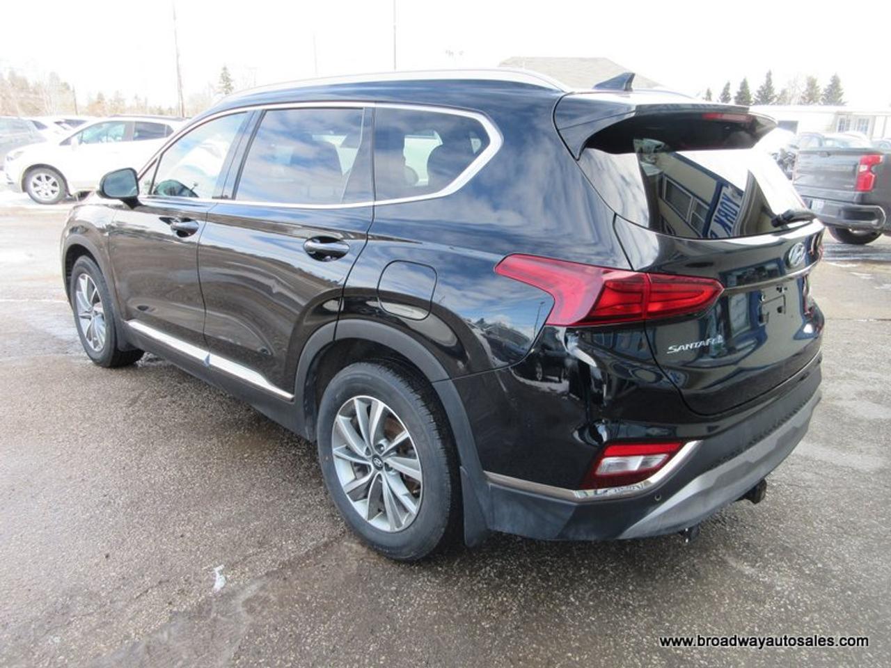 2019 Hyundai Santa Fe ALL-WHEEL DRIVE SEL-MODEL 5 PASSENGER 2.0L - TURBO.. DRIVE-MODE-SELECT.. PANORAMIC SUNROOF.. LEATHER.. HEATED SEATS & WHEEL.. Photo