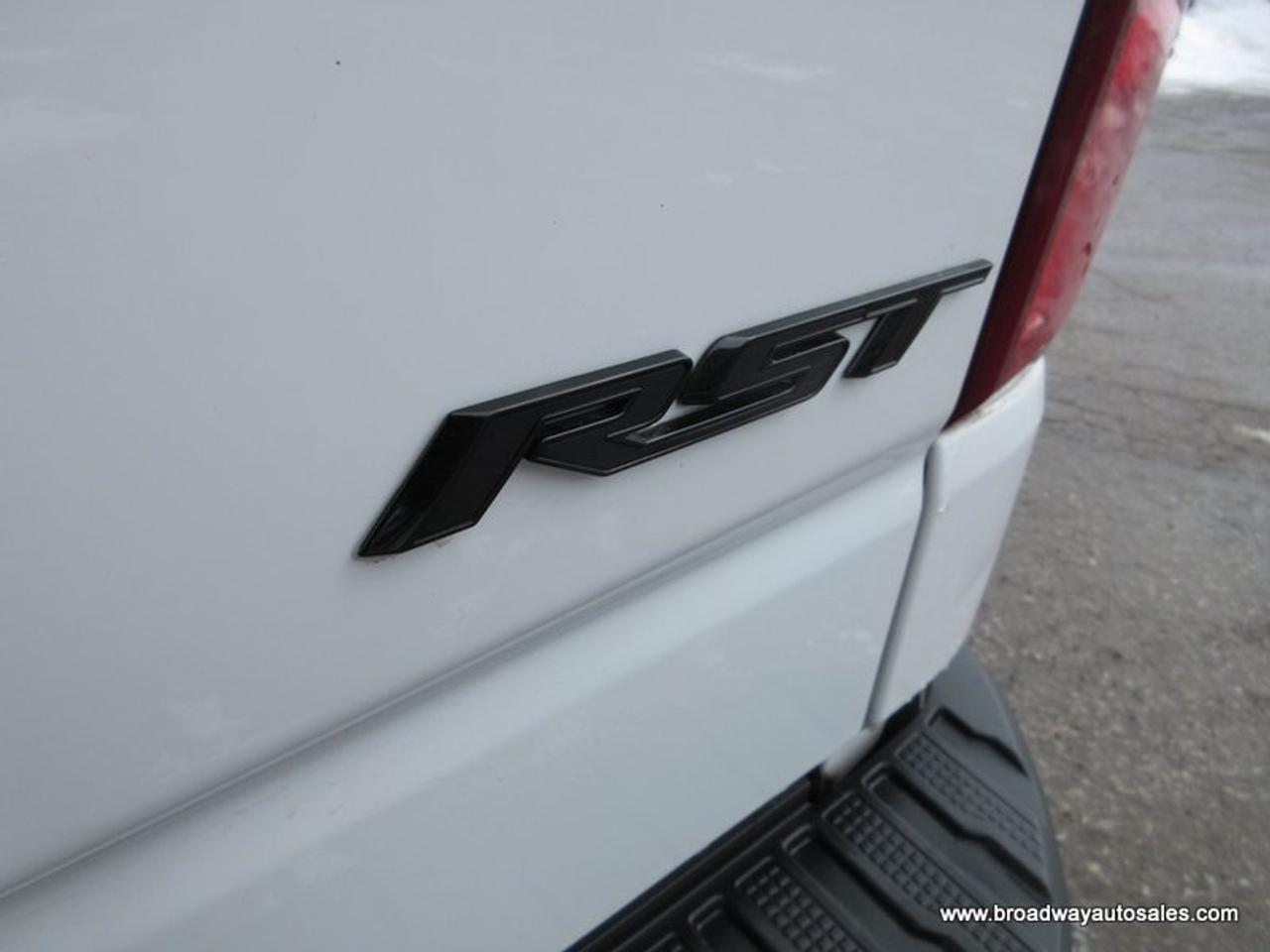 2021 Chevrolet Silverado 1500 GREAT VALUE RST-EDITION 5 PASSENGER 3.0L - DURAMAX.. 4X4.. CREW-CAB.. SHORTY.. POWER SUNROOF.. LEATHER.. HEATED SEATS & WHEEL.. Photo