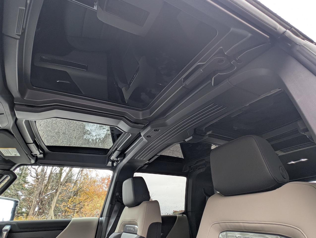 2026 GMC HUMMER EV SUV 2X Photo