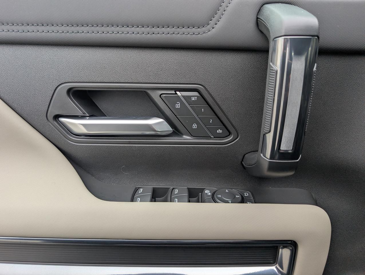 2026 GMC HUMMER EV SUV 2X Photo