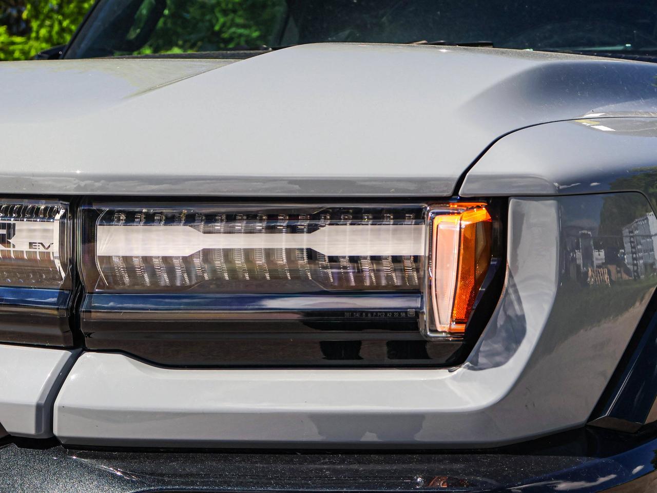 2026 GMC HUMMER EV SUV 2X Photo